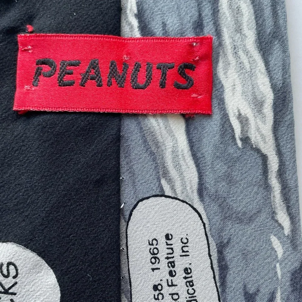 Vintage Peanuts On The Rocks Snoopy Woodstock 100% Silk Tie Men's Black Necktie